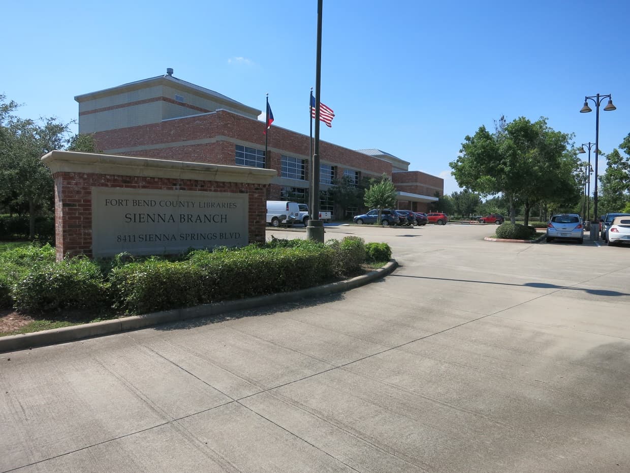 Sienna Branch Library in Missouri City, Texas